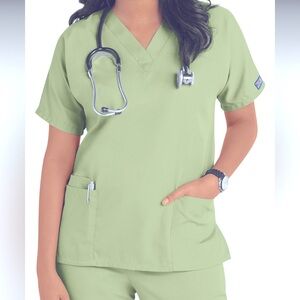 NWT CHEROKEE Workwear Scrubs SET Sz M.  top 4700/ bottom 4001 Color CELW celadon